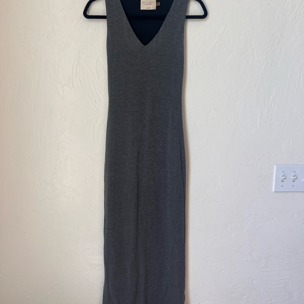 Alice + Olivia Gray Sleeveless Midi Dress - Picture 2 of 8